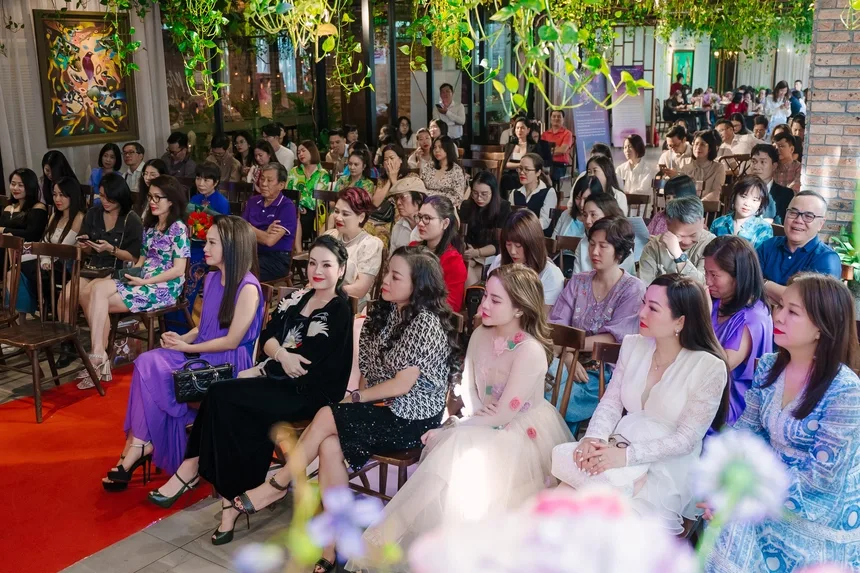 Cuốn tiểu thuyết hiếm hoi về đại dịch: "Mùa hè năm ấy bên em là mãi mãi" của tác giả Hồ Điệp Thanh Thanh