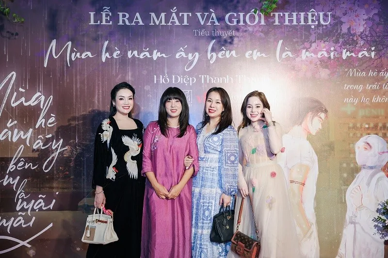 Dàn sao Việt hội tụ chúc mừng nhà văn Hồ Điệp Thanh Thanh, NSƯT Tân Nhàn gây bất ngờ